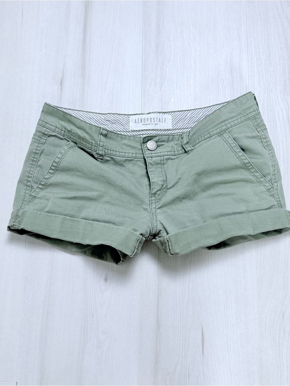 Y2K Aeropostale mini Cuffed Cotton Chino Shorts